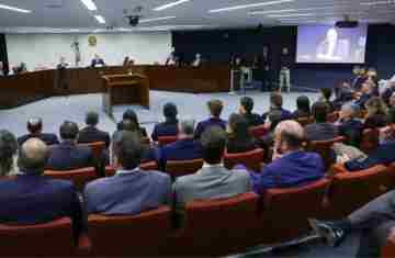  Saiba como foi o 1º dia do julgamento de Bolsonaro e mais sete réus 